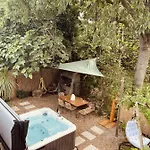 Maison Dans Les Arbres, Spa, Tennis, Parking * Nîmes