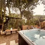 Maison Dans Les Arbres, Spa, Tennis, Parking * Nîmes