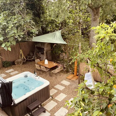 Casa de Férias Maison Dans Les Arbres, Spa, Tennis, Parking *