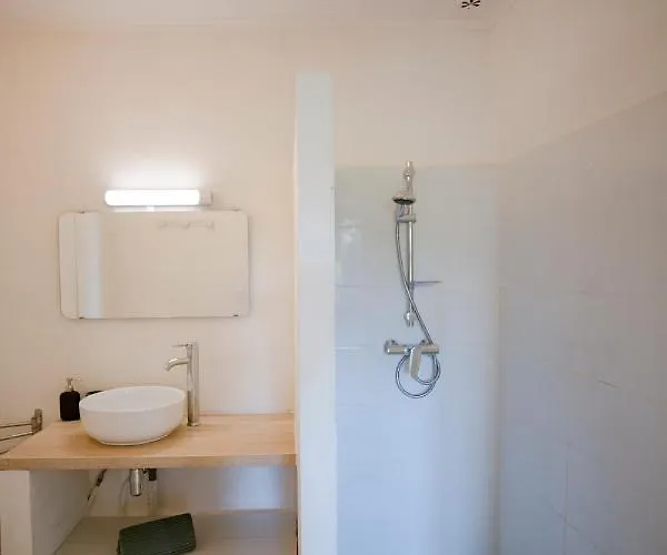 Maison Dans Les Arbres, Spa, Tennis, Parking * Nîmes