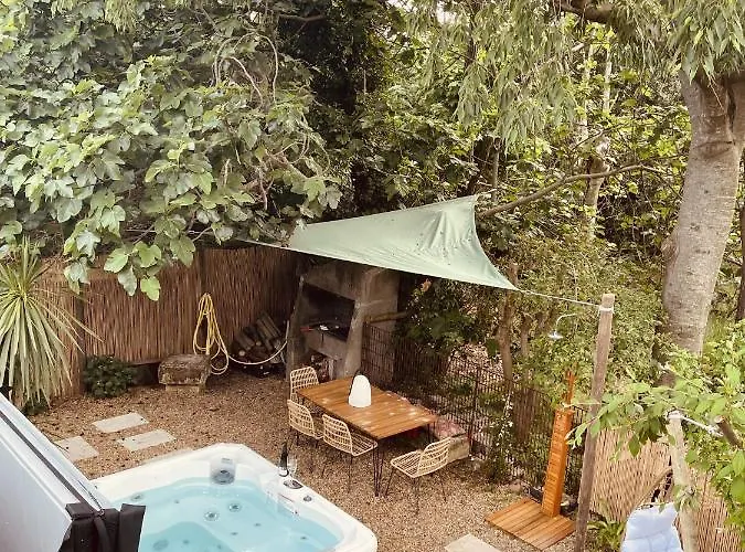 Maison Dans Les Arbres, Spa, Tennis, Parking * Nîmes