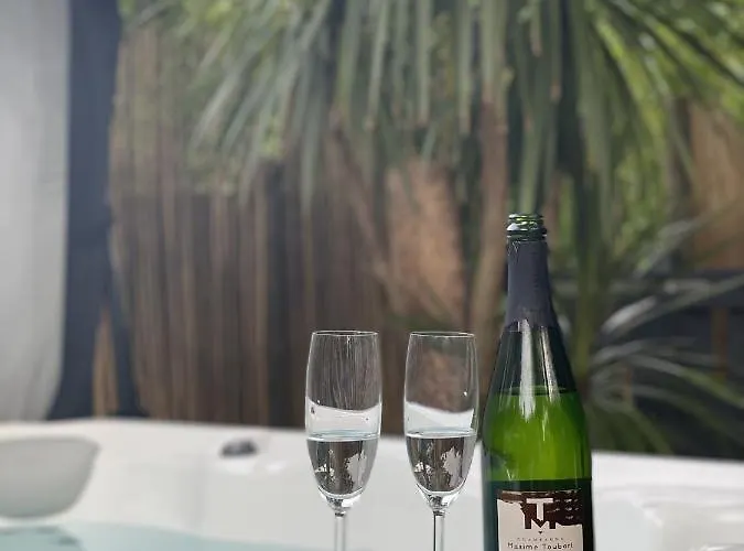 Dom wakacyjny Maison Dans Les Arbres, Spa, Tennis, Parking