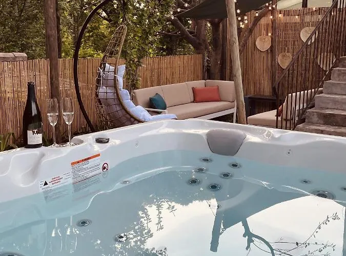 Maison Dans Les Arbres, Spa, Tennis, Parking Nîmes